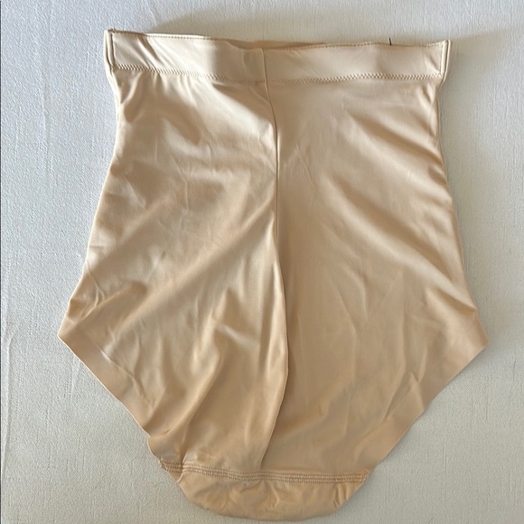 Maidenform High Waist Light Shapewear - Picture 5 of 5